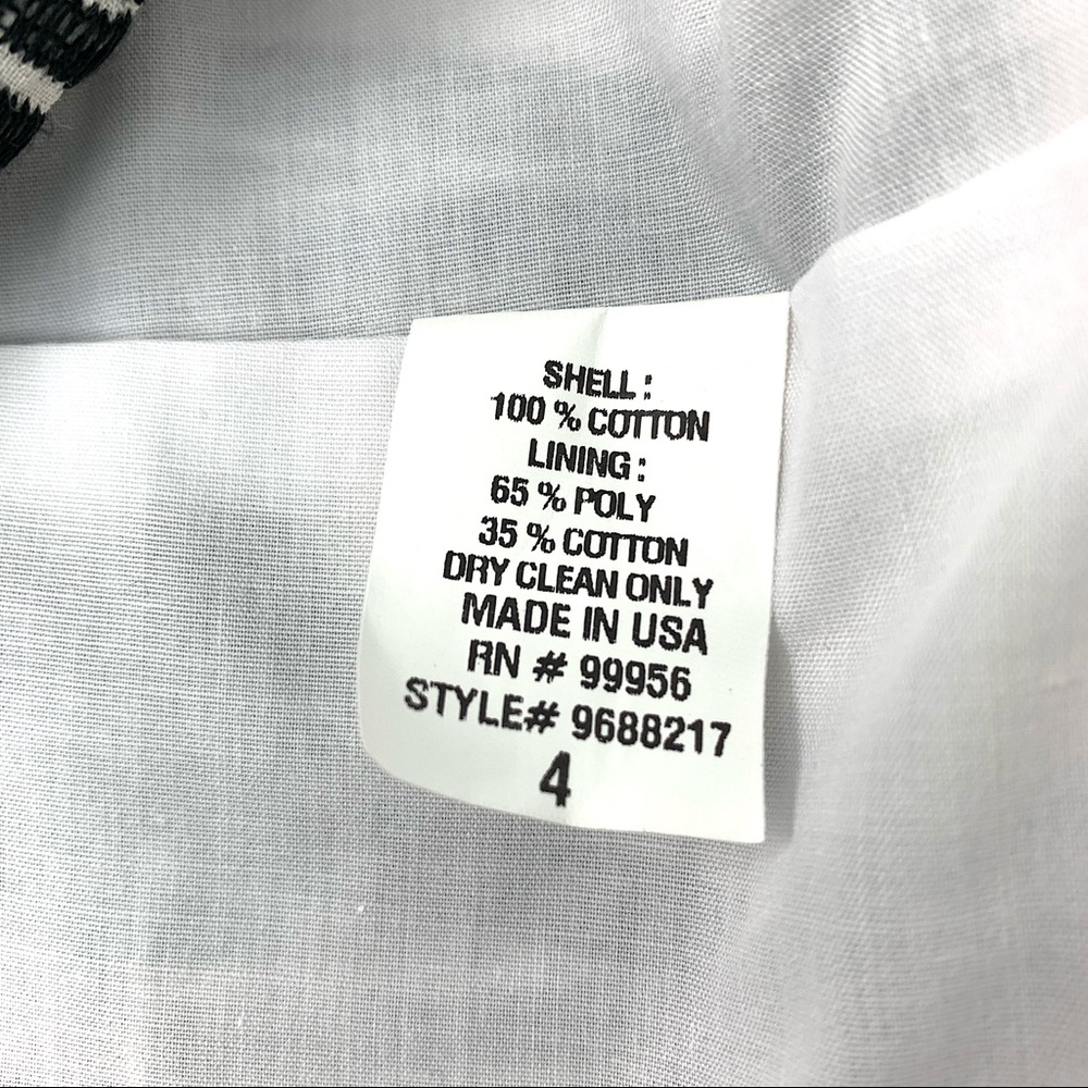 3/$15 Shoshana Black & White Sleeveless Dress - Picture 8 of 8